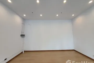 Commercial for rent in Khlong Tan Nuea, Bangkok