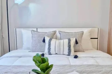 1 Bedroom Condo for rent in Chewathai Pinklao, Bang Yi Khan, Bangkok near MRT Bang Yi Khan
