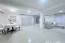6 Bedroom House for rent in Huai Khwang, Bangkok