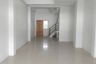 3 Bedroom Townhouse for sale in Nong Ri, Chonburi