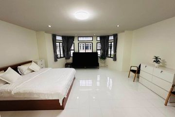 4 Bedroom Townhouse for rent in Khlong Tan Nuea, Bangkok