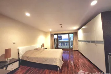 1 Bedroom Condo for sale in Nusa State Tower Condominium, Silom, Bangkok near BTS Surasak