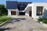 5 Bedroom House for Sale or Rent in Bang Chak, Bangkok near BTS Punnawithi