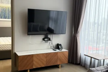 1 Bedroom Condo for rent in The Esse at Singha Complex, Bang Kapi, Bangkok near MRT Phetchaburi