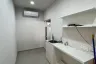 Commercial for rent in Khlong Tan Nuea, Bangkok