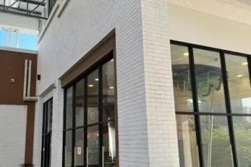 Commercial for rent in Khlong Toei, Bangkok near MRT Queen Sirikit National Convention Centre