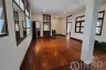 Commercial for rent in Khlong Tan Nuea, Bangkok