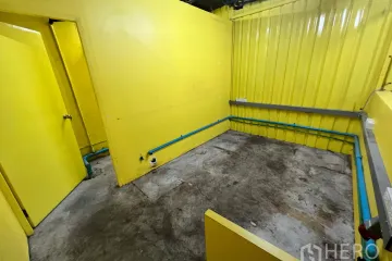Commercial for rent in Khlong Toei, Bangkok near MRT Queen Sirikit National Convention Centre