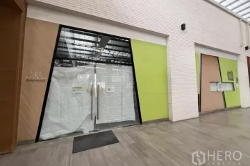 Commercial for rent in Khlong Toei, Bangkok near MRT Queen Sirikit National Convention Centre