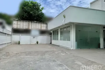 2 Bedroom Commercial for rent in Khlong Tan Nuea, Bangkok