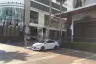 Commercial for rent in Khlong Tan Nuea, Bangkok