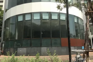 Commercial for rent in Khlong Tan Nuea, Bangkok