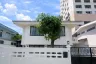 5 Bedroom House for rent in Huai Khwang, Bangkok