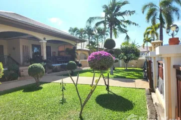 3 Bedroom Villa for sale in Ban Tawan, Cha am, Phetchaburi