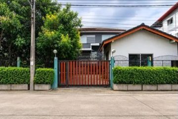 6 Bedroom Townhouse for sale in Tha Raeng, Bangkok