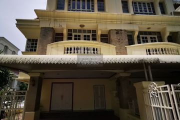4 Bedroom Townhouse for sale in Baan Tharinee Pinklao Village, Taling Chan, Bangkok