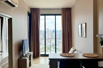 1 Bedroom Condo for rent in OKA HAUS Sukhumvit 36, Khlong Tan, Bangkok near BTS Thong Lo