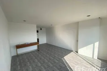 1 Bedroom Condo for sale in Subkaew Tower, Huai Khwang, Bangkok near MRT Huai Khwang