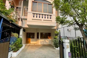 2 Bedroom Townhouse for rent in Ban Chaiyapruek, Nong Hoi, Chiang Mai
