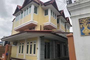 2 Bedroom Townhouse for rent in Wat Ket, Chiang Mai