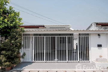 2 Bedroom Townhouse for rent in Nong Pa Khrang, Chiang Mai