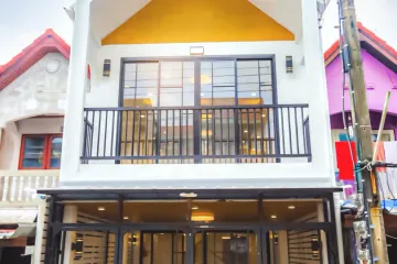 2 Bedroom Townhouse for sale in Lat Phrao, Bangkok