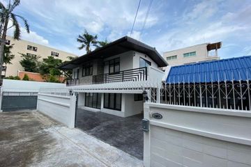 4 Bedroom House for rent in Chom Phon, Bangkok near MRT Lat Phrao