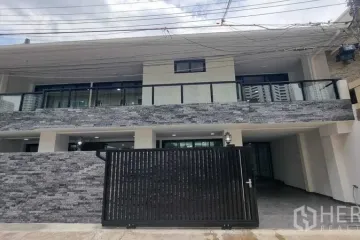 6 Bedroom Townhouse for rent in Khlong Toei, Bangkok near MRT Queen Sirikit National Convention Centre