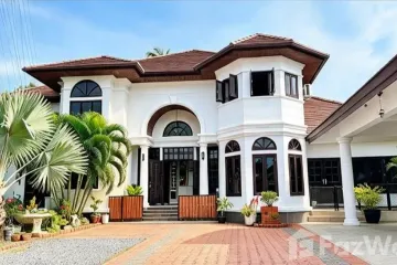10 Bedroom Villa for sale in Rawai, Phuket