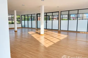 3 Bedroom Office for rent in Prawet, Bangkok