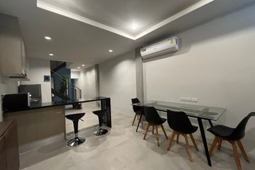 3 Bedroom Townhouse for rent in Khlong Tan Nuea, Bangkok