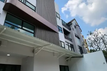8 Bedroom Office for rent in Chatuchak, Bangkok