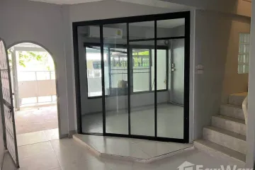 2 Bedroom House for rent in Khlong Tan Nuea, Bangkok