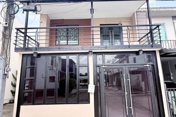 3 Bedroom Townhouse for rent in Areeya The Color 1, Chorakhe Bua, Bangkok
