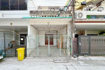 2 Bedroom Townhouse for sale in Khlong Chan, Bangkok