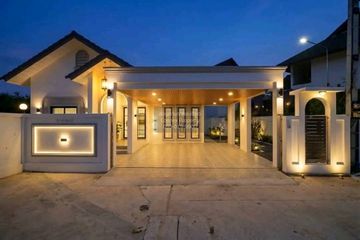 3 Bedroom House for sale in Na Kluea, Chonburi