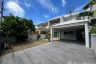 3 Bedroom House for rent in Chan Kasem, Bangkok near MRT Chankasem