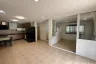 3 Bedroom House for rent in Chan Kasem, Bangkok near MRT Chankasem