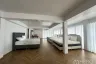 Commercial for rent in Khlong Tan Nuea, Bangkok