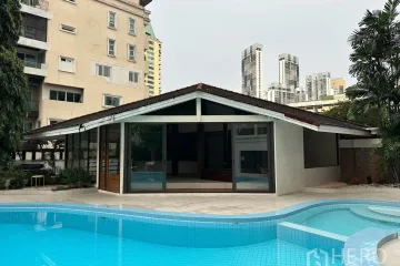 Commercial for rent in Khlong Toei, Bangkok near MRT Queen Sirikit National Convention Centre