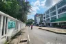 3 Bedroom Townhouse for sale in Khlong Tan Nuea, Bangkok
