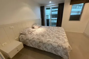 1 Bedroom Condo for rent in Serene Place Sukhumvit 24, Khlong Tan, Bangkok near BTS Phrom Phong