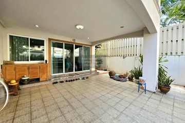5 Bedroom Townhouse for rent in Bang Khlo, Bangkok