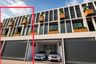 3 Bedroom Townhouse for sale in Chan Kasem, Bangkok