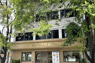 3 Bedroom Commercial for rent in Khlong Tan Nuea, Bangkok
