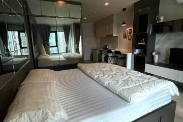 Condo for rent in Life One Wireless, Lumpini, Bangkok near BTS Ploen Chit