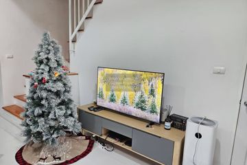 3 Bedroom Townhouse for sale in Chan Kasem, Bangkok