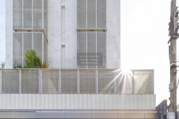 3 Bedroom House for sale in Phra Khanong Nuea, Bangkok