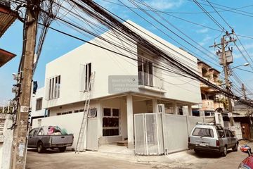 3 Bedroom House for rent in Huai Khwang, Bangkok near MRT Sutthisan