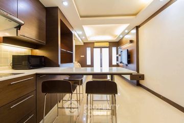 1 Bedroom Condo for rent in Nusa State Tower Condominium, Silom, Bangkok near BTS Surasak